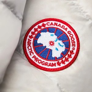 Canada Goose 私促开启 防风服€486 Abbott徽标羽绒服€595