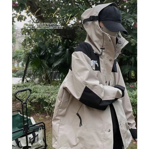 The North Face奶茶色LFS冲锋衣