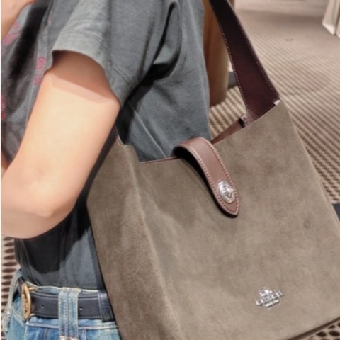 Coach不同色马鞍包