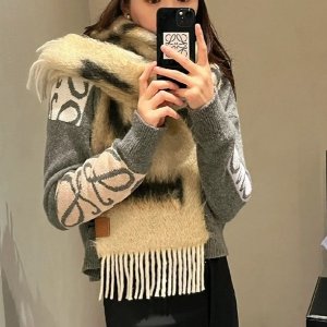 6折起！Loewe围巾必抢€203起24S 极限私促！Celine、Loewe 围巾卡包配饰💥超炸