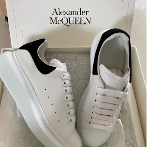 Alexander Mcqueen麦昆 入小白鞋的好时机！多色可选