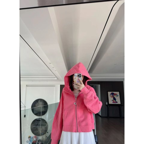 Lululemon@Sacrlettt，版权属原作者Scuba卫衣