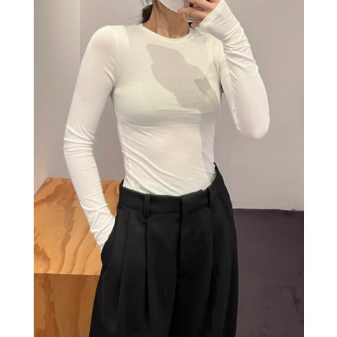 COS人气爆款！秋冬必备白色打底 