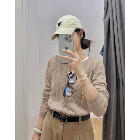 Uniqlo拉夫劳伦平替！图片来自@王较瘦有婴儿肥小麻花开衫 