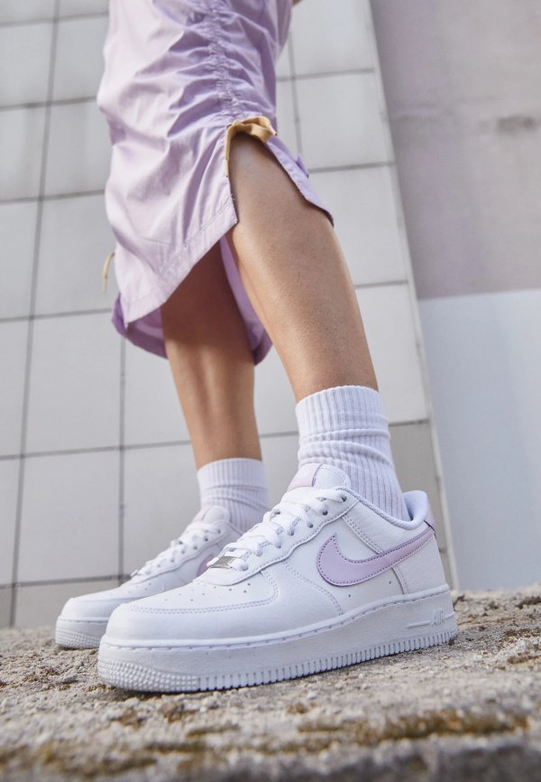 AIR FORCE 1 07运动鞋