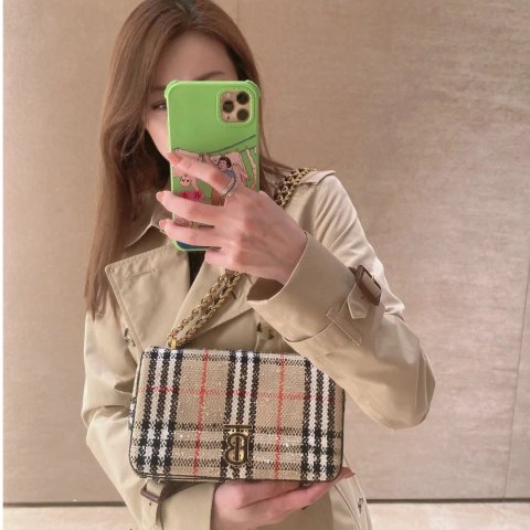 BurberryLola斜挎包