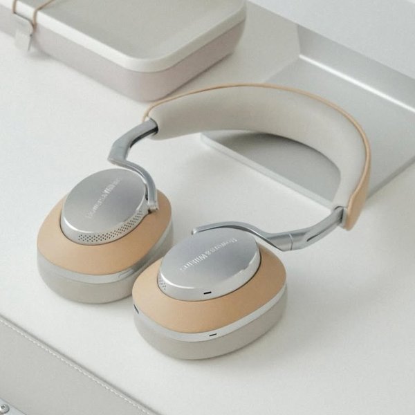 Bowers & Wilkins PX8 降噪耳机