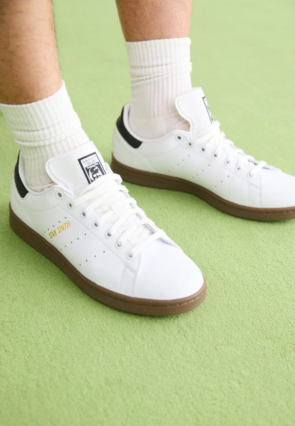 STAN SMITH 小白鞋