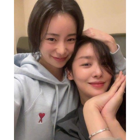 Ami林智妍同款！奶蓝卫衣