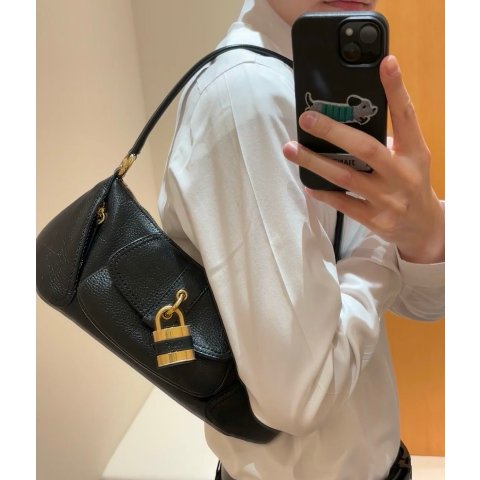 CHLOEChloe居然有这种款！！还不快来The 99锁头腋下包