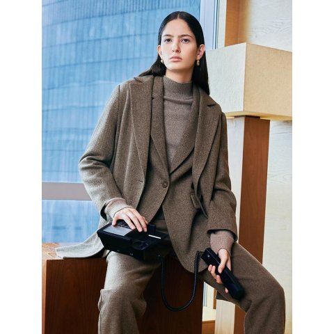 GOELIA摩卡色大衣 