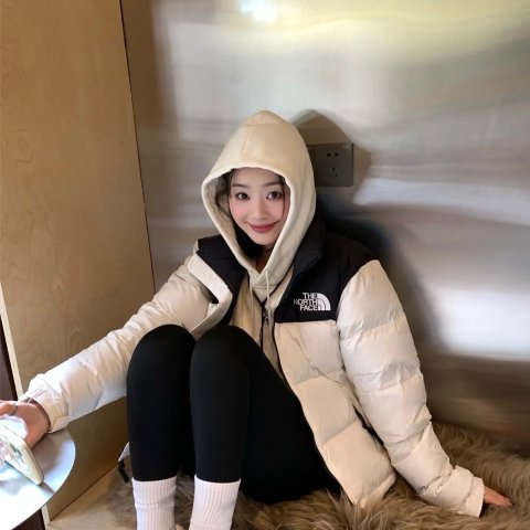 4折起+免邮 纯黑冲锋衣€63The North Face 大童热卖 - 抓绒卫衣€22、三合一冲锋衣€90