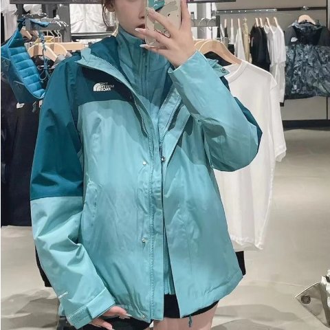 The North FaceXS！@溧阳八佰伴一楼北面专柜冲锋衣