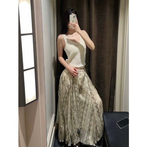 Massimo Dutti这款补码了！快冲！图片来自@困困包不规则纱裙