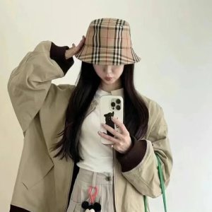 Burberry渔夫帽
