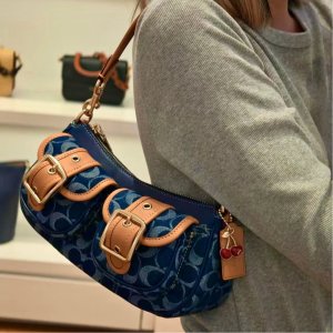 Coach Outlet 丹宁香布蕾款上新💙本命年霉运都“蓝”住！