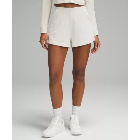 Lululemon螺纹短裤