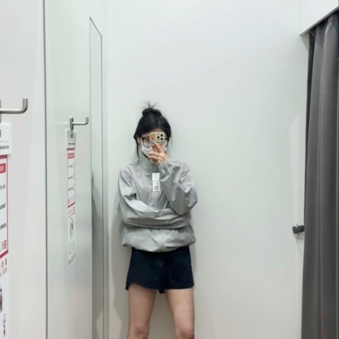 Uniqlo浅灰色真好看冲锋衣