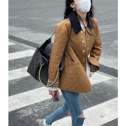 Burberry黄金甲惊现折扣区！赶紧来啊经典翻领夹克