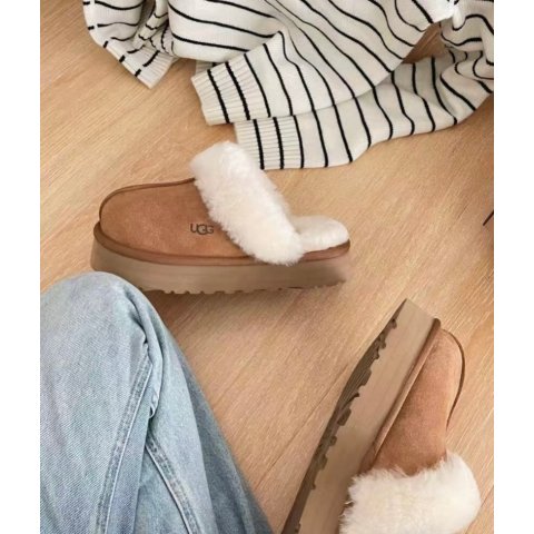 UGG杨幂同款！妈啊这款居然参与！UGG 毛拖