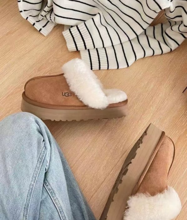 UGG 毛拖