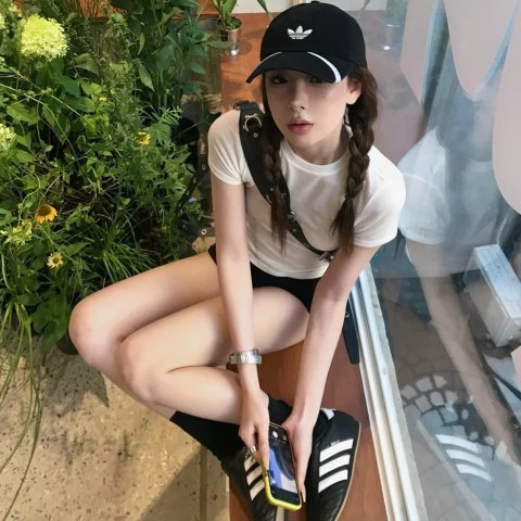 4折起 小白鞋€22德亚春促：adidas 复古时髦的三叶草girl🌿德训鞋€42