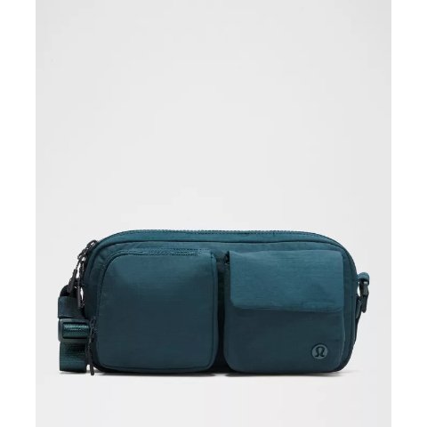 LululemonMulti-Pocket 斜挎包