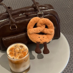 Jellycat 新款上架！新款巴塞罗熊包 🥖法棍&花生钥匙链