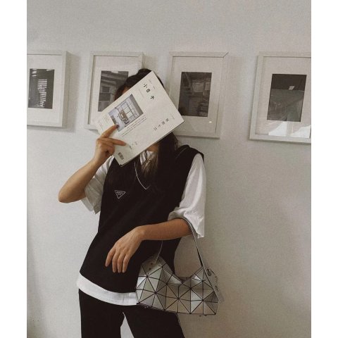 Bao Bao Issey Miyake网红博主都在背银色Boston 手提包