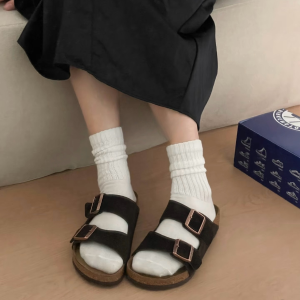 Birkenstock 夏日爆火拖鞋！四季可穿+配长筒袜 超绝