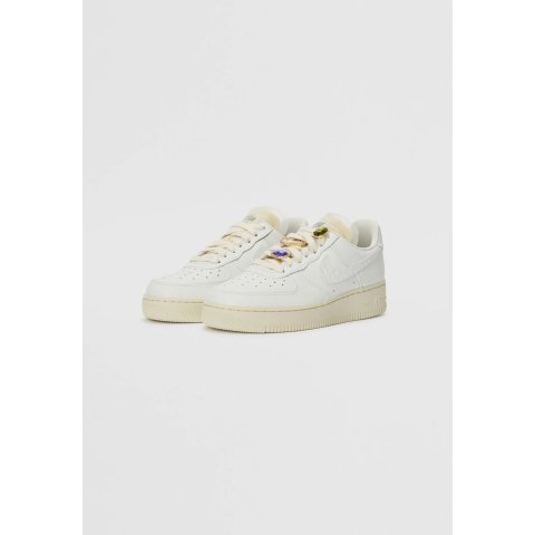AF1