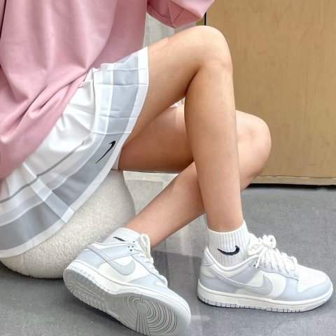 Dunk Low 灰白色