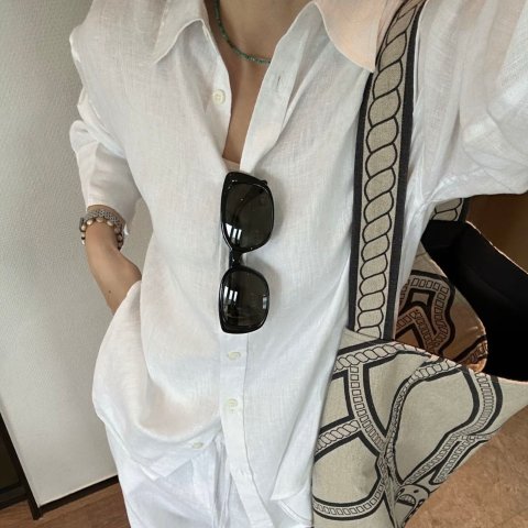 亚麻白衬衫