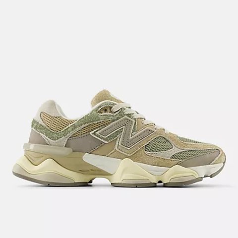 9060 卡其色球鞋