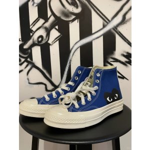 COMME DES GARCONS PLAY这抹蓝太绝了 @Beansproutleeleelee
X 匡威蓝色高帮帆布鞋