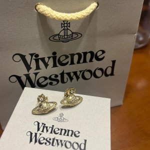 Vivienne Westwood土星耳钉