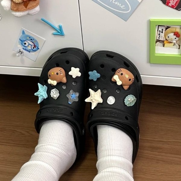 经典款厚底洞洞鞋 黑色