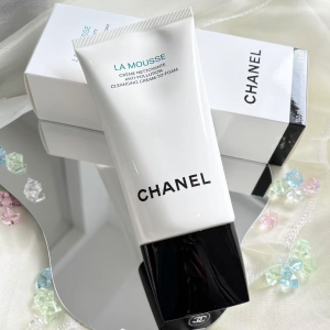 加购自动8折！泡泡粉底€51有点逆天！Chanel山茶花洁面 抄底定价+8折？霸哥快冲
