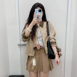 Uniqlo真的很显贵@苏小果果巴恩风外套