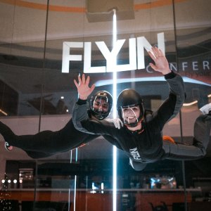 不跳飞机，FlyIn暴风托举 get同款自由落体！真·地表漂浮术！