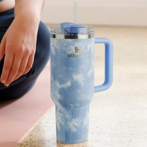 Stanley这个好好看啊！绝版!!蓝色云朵扎染杯 1,2L