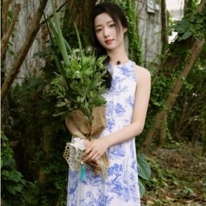 一律4折起！卢昱晓同款青花裙€49Arket 夏促狂降价！亚麻裙、花苞裙、刺绣蕾丝裙 拯救夏天