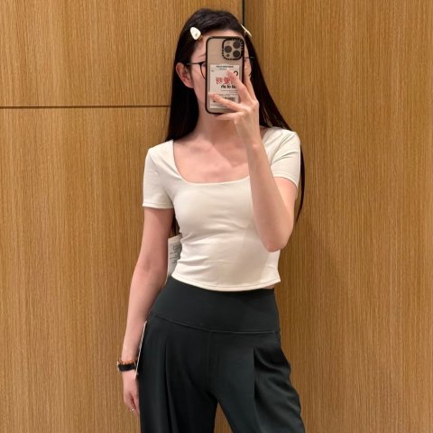 Lululemon@优秀的花花 同款蓝色Wunder Under 方领上衣