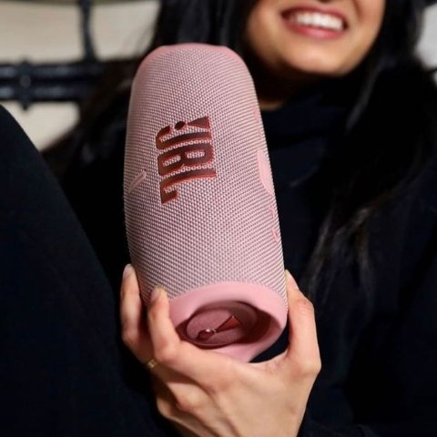 JBL刘宇宁同款不同色！Charge 5 便携粉色音箱