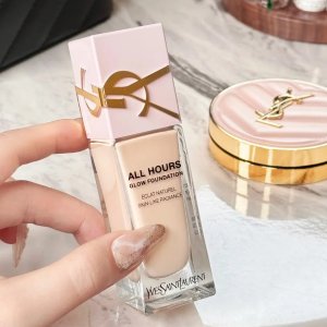 首发7折 仅€39.9 国内没上！重磅：YSL 新品粉盖「贴肤衣 」粉底 太适合混干皮了！