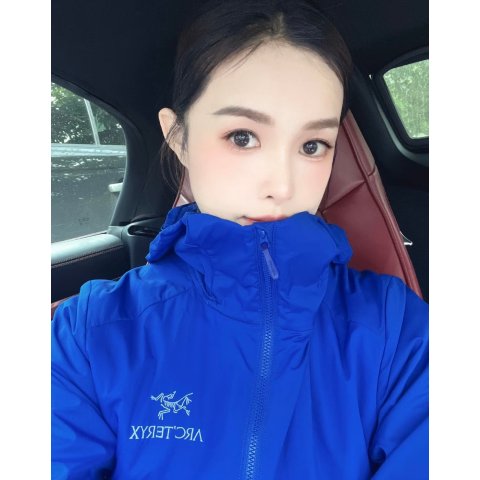 ATOM 夹克衫