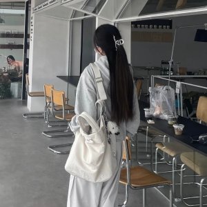 On My Level 大号托特包