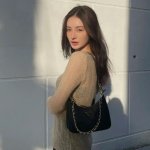 Prada 极限闪促！复古保龄球包、围巾帽子、腋下包