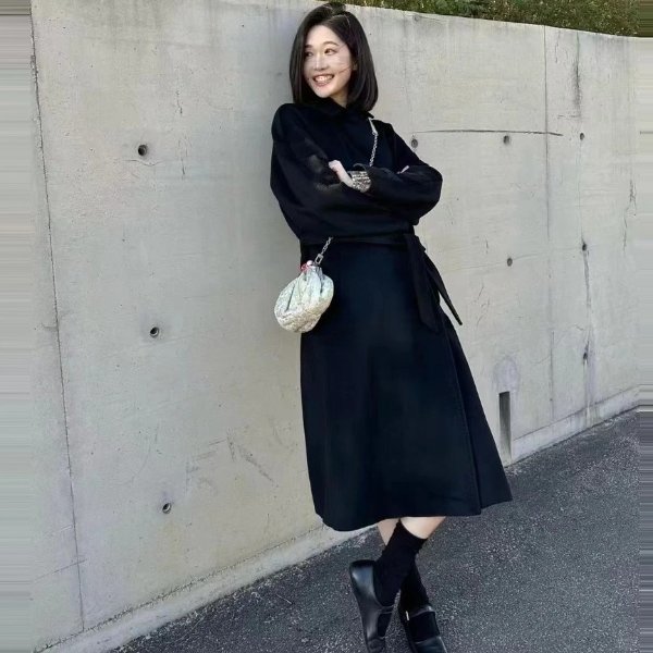 黑色羊绒大衣