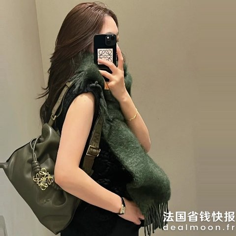 Loewe肩带可以可以换Flamenco 中号单肩包 浅苔色